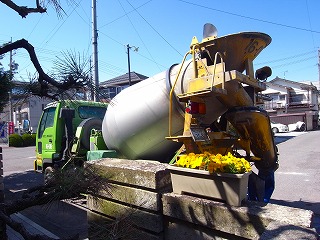 コンクリートミキサー車