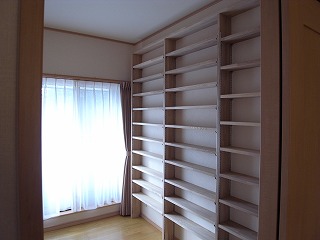 ２階書斎の本棚
